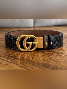 NWT Gucci  Reversible Pebbled Leather Belt with Gold Double GG Buckle